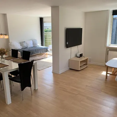 House With Good Lokation Near Forrest And Hébergement de vacances *