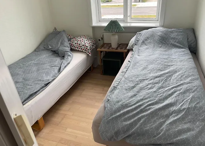 House With Good Lokation Near Forrest And 度假居