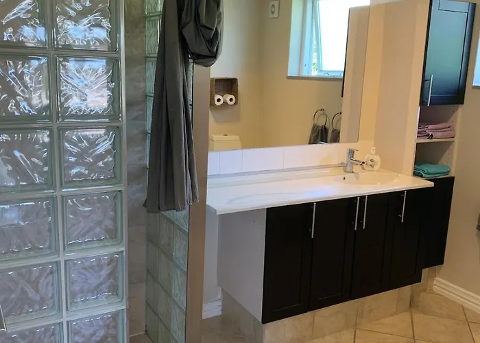 House With Good Lokation Near Forrest And 腓特烈港