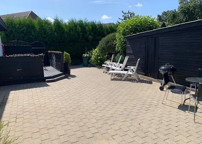 House With Good Lokation Near Forrest And 腓特烈港